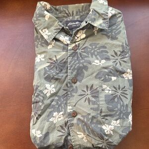 Eddie Bauer Olive Floral Shirt with Brown Buttons 100% Cotton